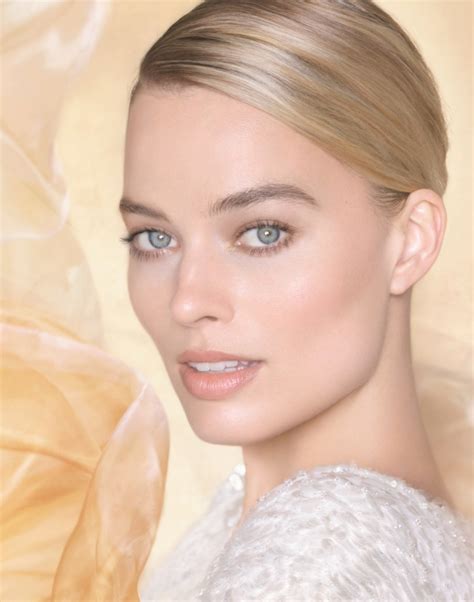 margot robbie perfume chanel|Margot Robbie .